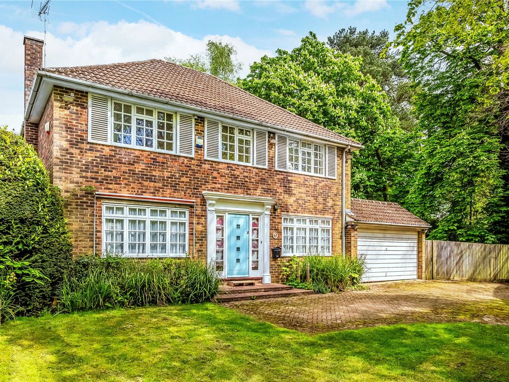 4 bed detached house for sale in Greenhurst Lane, Oxted, Tandridge RH8