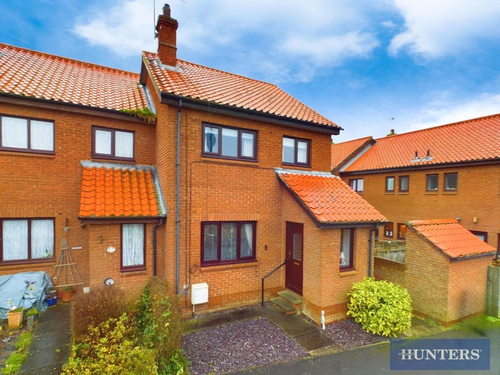 3 bed end terrace house for sale in St. Quintin Park, Brandesburton