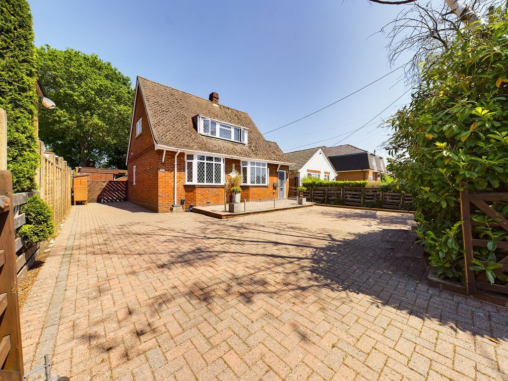 3 bed detached bungalow for sale in Lemon Grove, Whitehill, Bordon GU35
