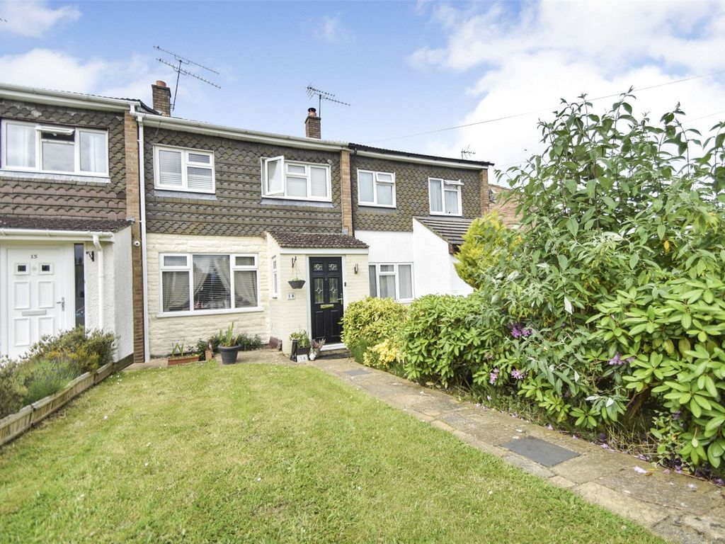 3 bed terraced house for sale in School Lane, Yateley GU46, £375,000