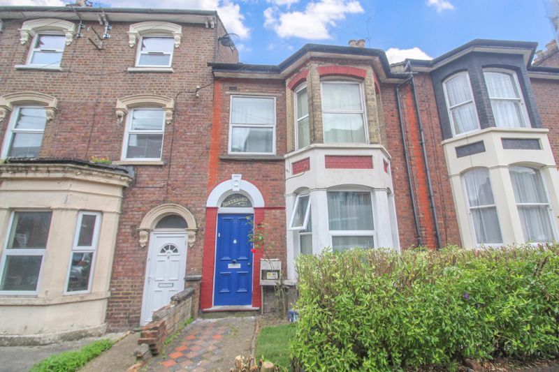 2 bed flat for sale in Rothesay Road, Luton LU1 Zoopla