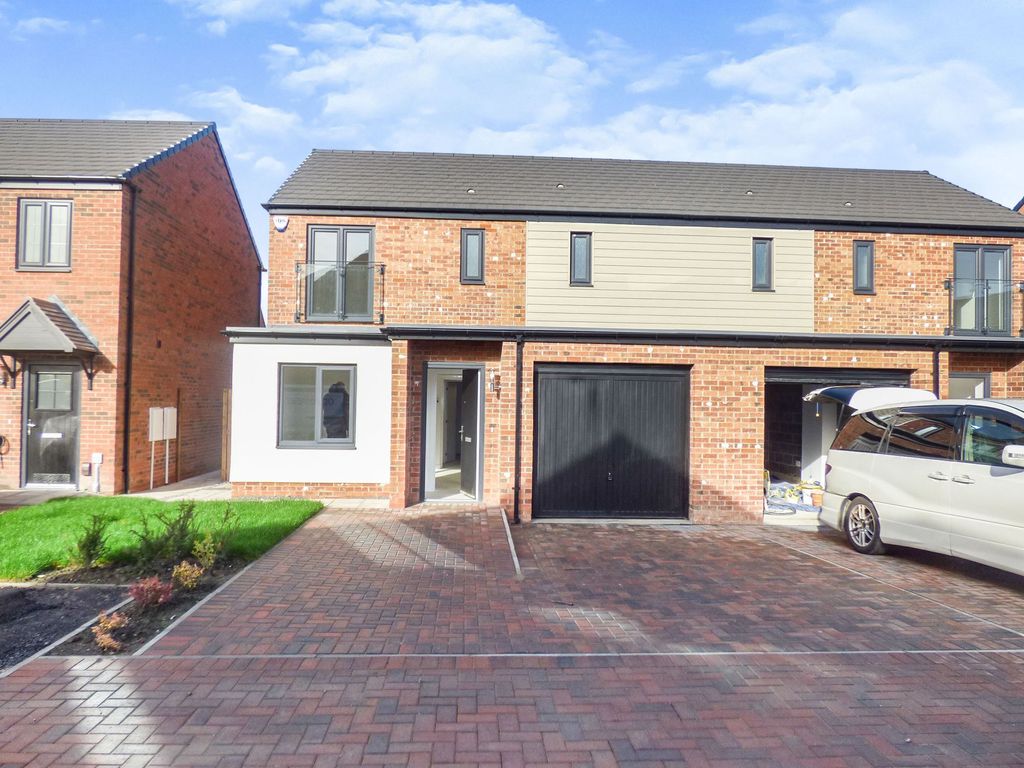 3 bed semidetached house to rent in Winder Drive, Hazlerigg, Newcastle