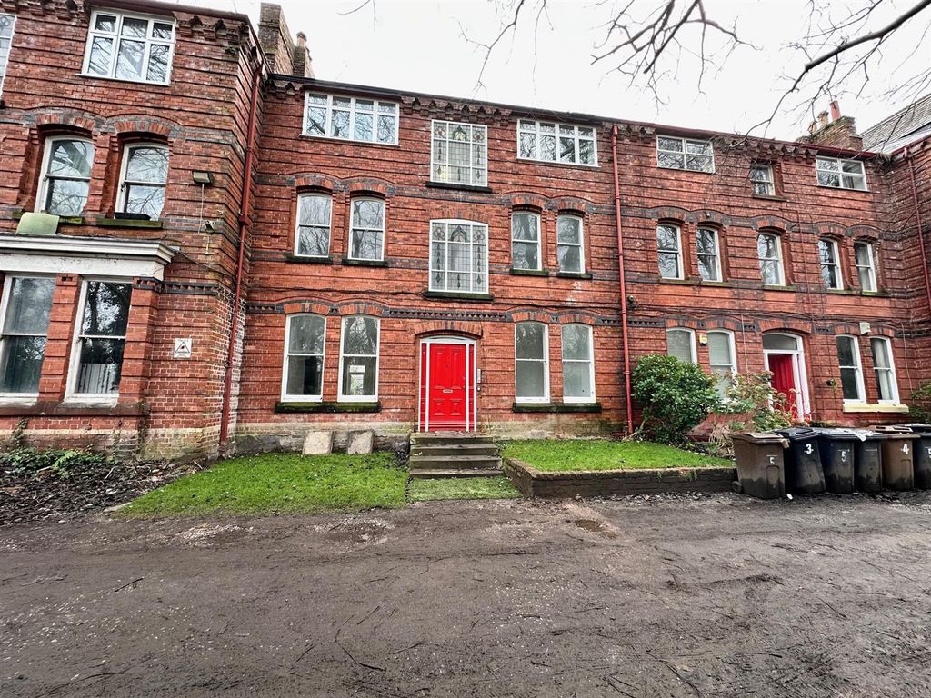 2 bed flat to rent in Park Terrace, Bramhall Road, Waterloo, Liverpool