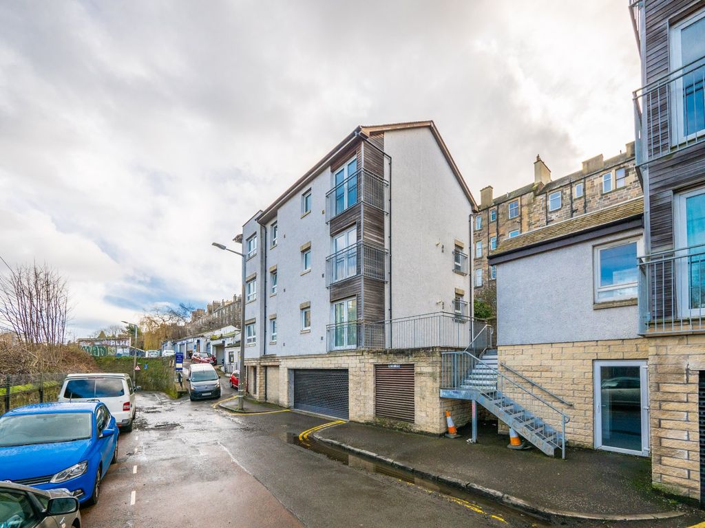1 bed flat for sale in 13/5 Clockmill Lane, Abbeyhill, Edinburgh EH8, £