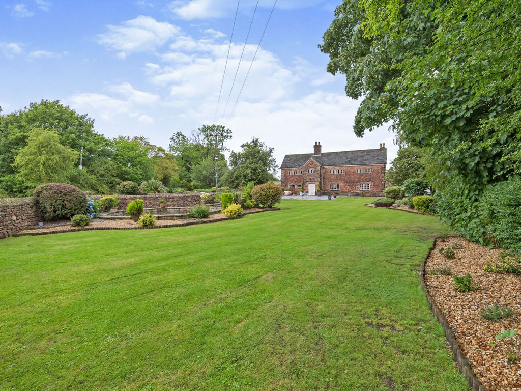 5 bed detached house for sale in Delph Lane, Charnock Richard, Chorley