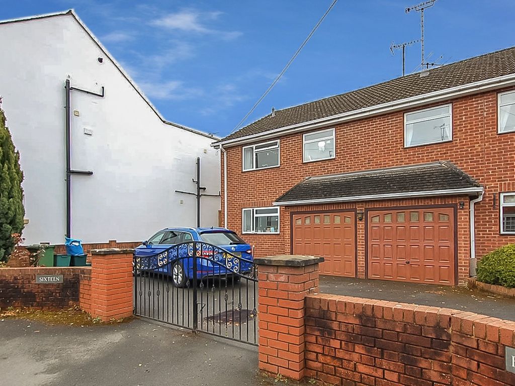 3 bed semidetached house to rent in Cudnall Street, Charlton Kings