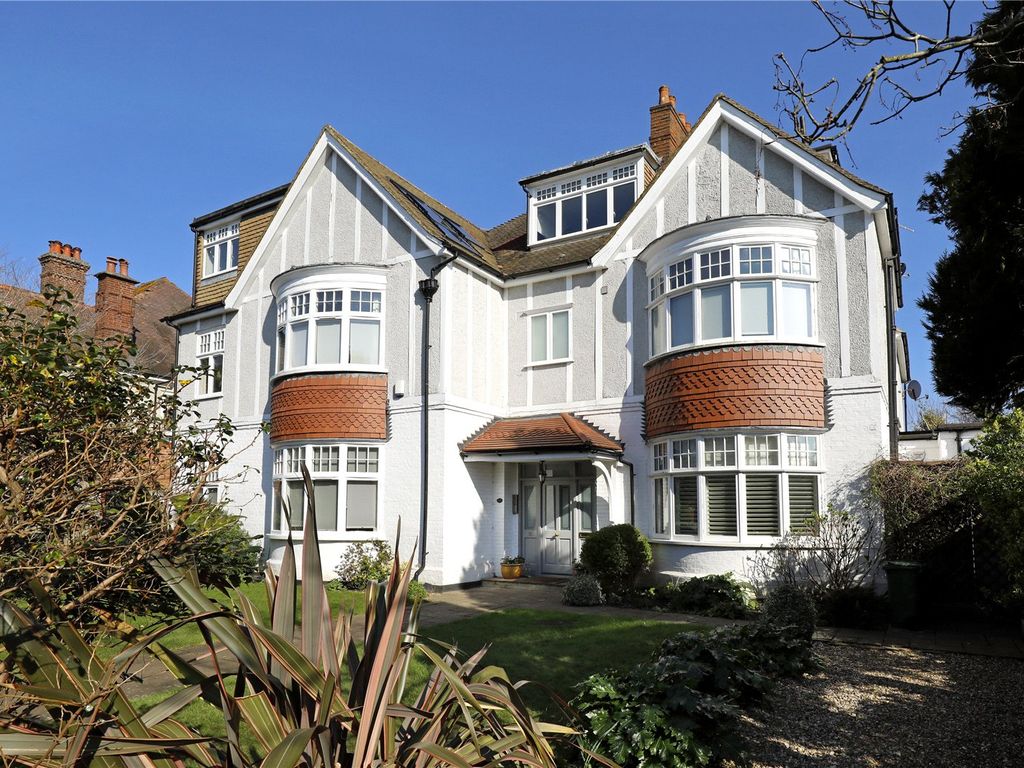 3 bed flat for sale in Parkside Gardens, Wimbledon Common, London SW19