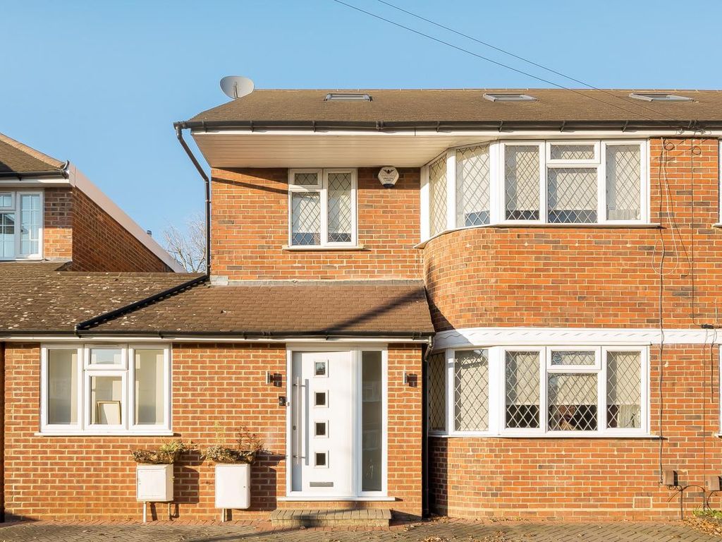 4 bed semidetached house for sale in Du Cros Drive, Stanmore HA7, £