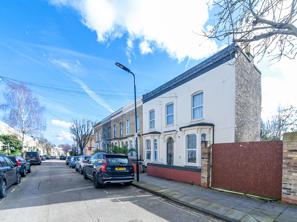 Studio to rent in Mayola Road, Hackney, Clapton, London E5, £1,150 pcm