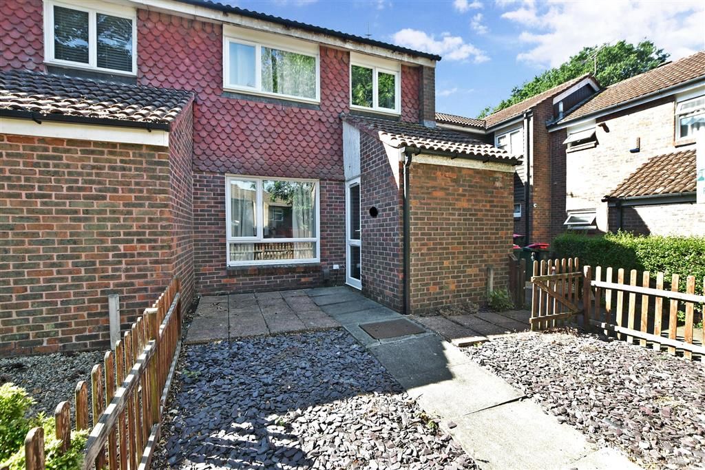 4 bed end terrace house for sale in Stoneycroft Walk, Ifield, Crawley, West Sussex RH11 Zoopla