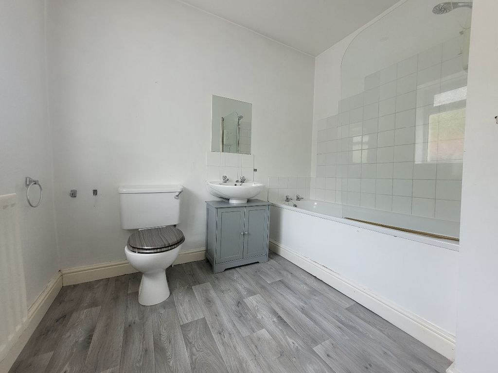 2 bed terraced house to rent in Park View, Waunlwyd, Ebbw Vale NP23, £