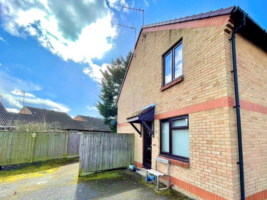 1 bed terraced house for sale in Cobb Close, Datchet, Slough SL3 Zoopla