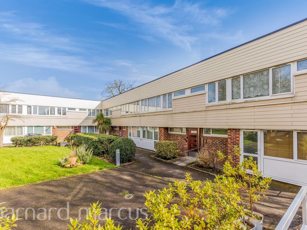 1 bed flat for sale in Daimler Way, Wallington SM6, £200,000 Zoopla