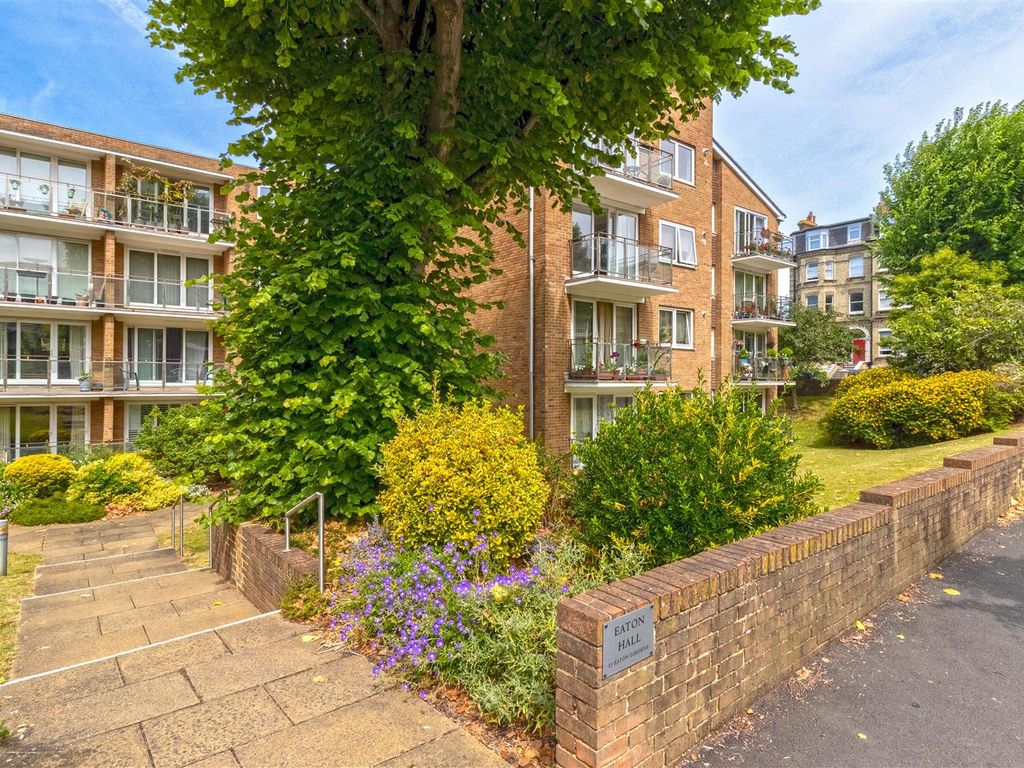 2 bed flat for sale in Eaton Gardens, Hove BN3 Zoopla