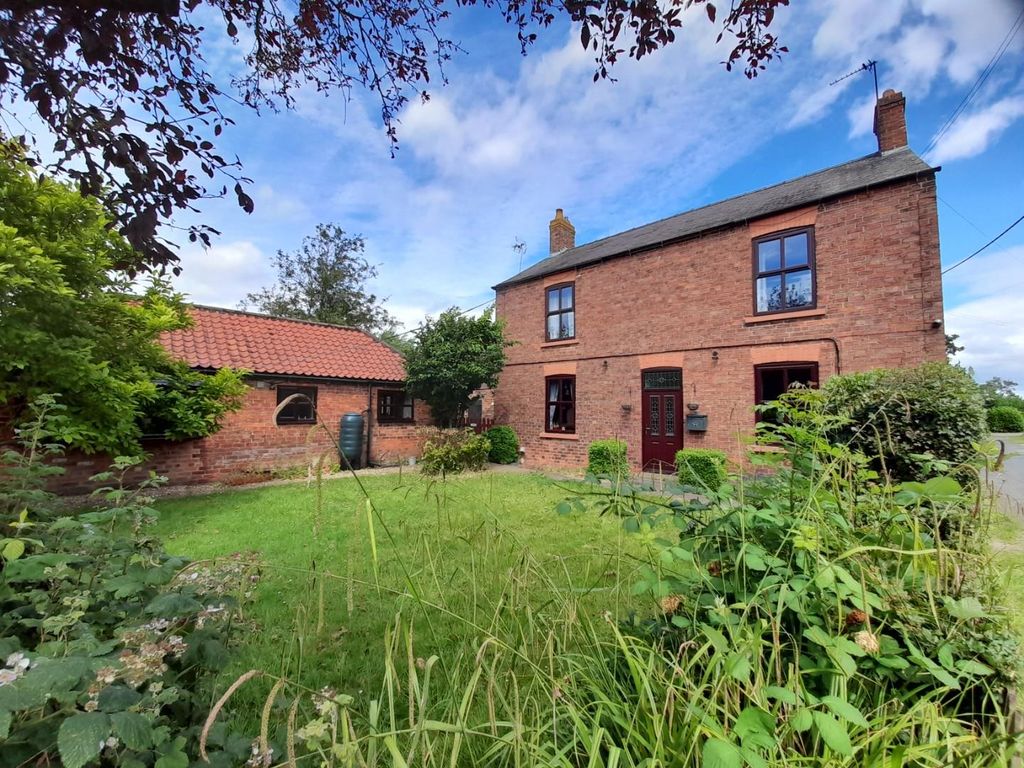 6 bed detached house for sale in Church Lane, Corringham, Gainsborough
