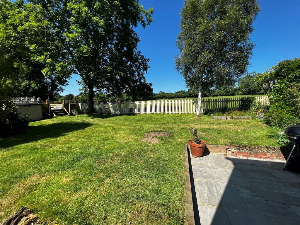 3 bed end terrace house for sale in Millers Close, Lower Boddington, Daventry NN11, £360,000