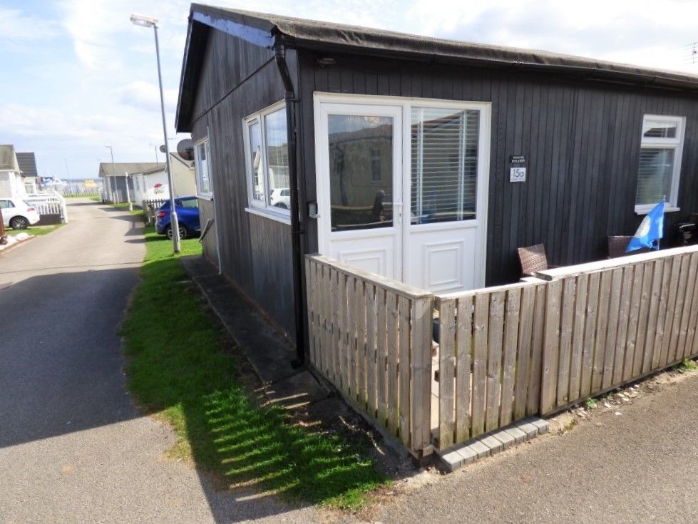 2 bed mobile/park home for sale in Sixth Avenue, South Shore Park