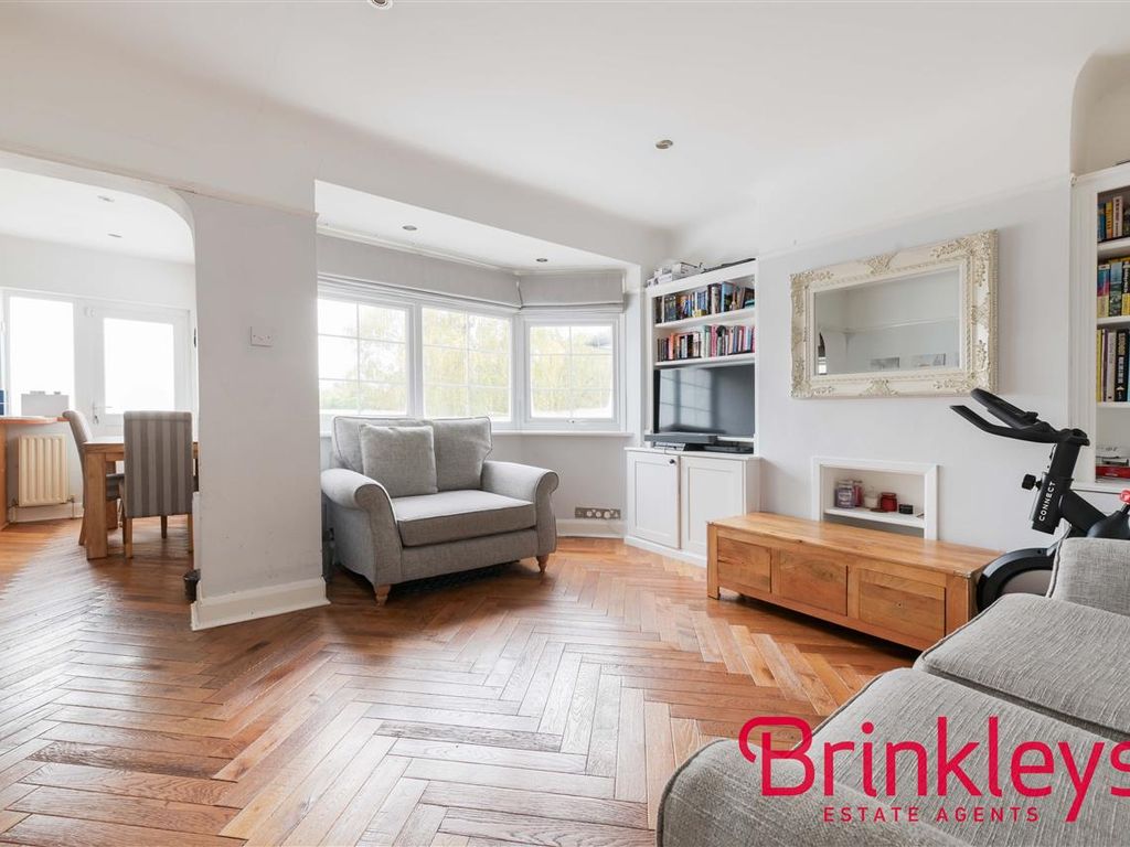 2 bed flat for sale in Vale Crescent, London SW15, £395,000 Zoopla