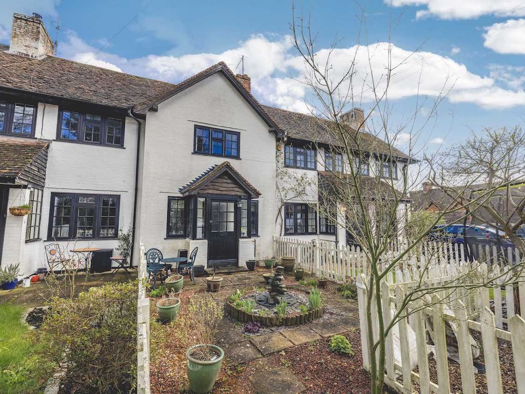 2 bed cottage for sale in Fulmer Road, Fulmer SL3, £475,000 Zoopla