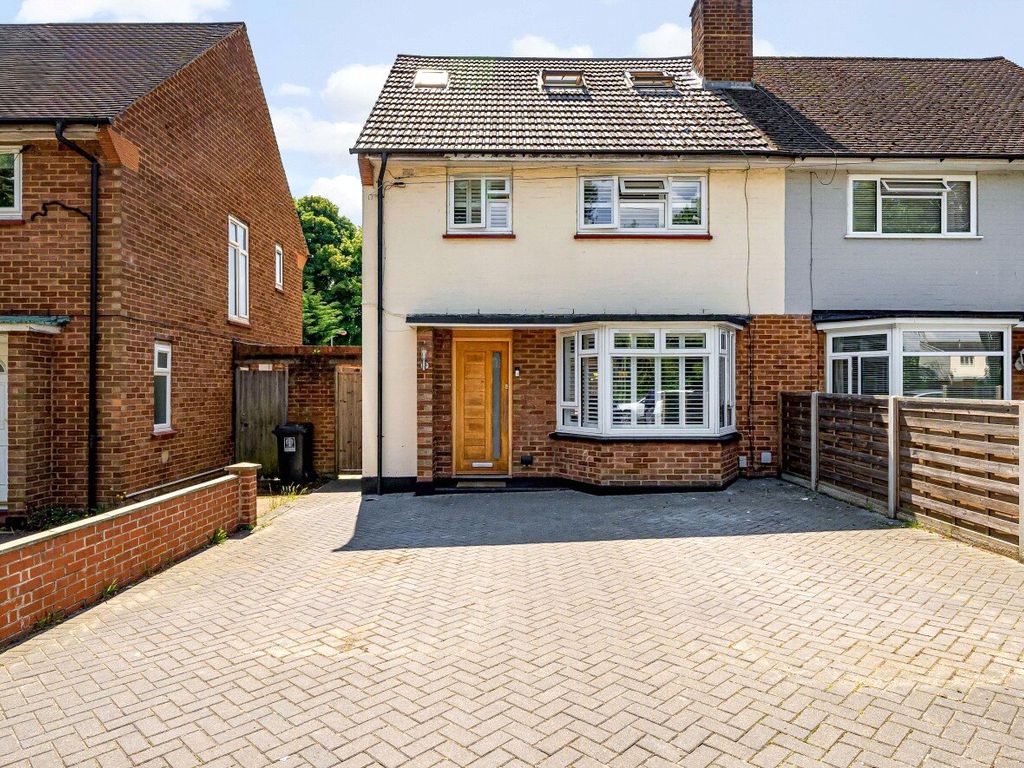 4 bed semidetached house for sale in Horseshoe Lane, Watford