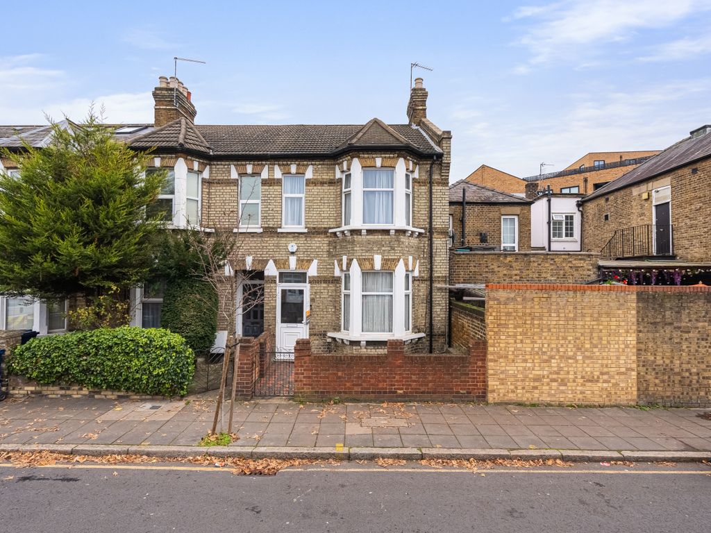 3 bed end terrace house for sale in Lower Boston Road, Hanwell W7, £