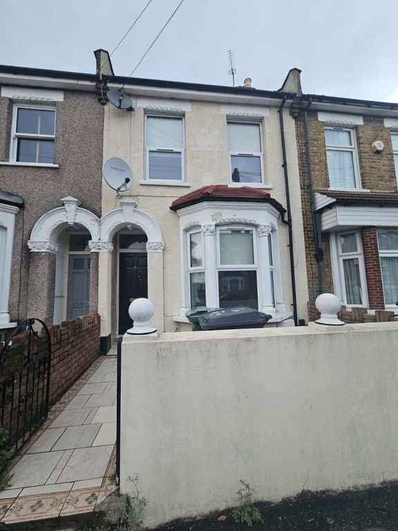 3 bed terraced house to rent in Belmont Park Road, London E10, £2,200 pcm Zoopla