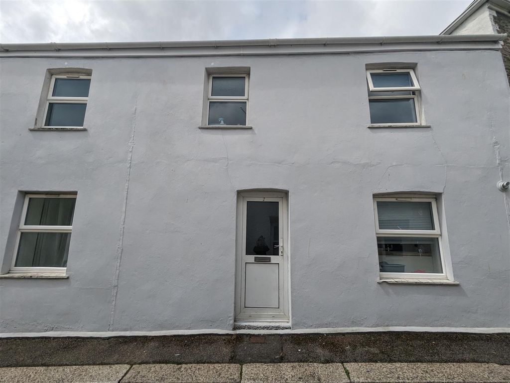 Room to rent in Richmond Terrace, Truro TR1, £535 pcm Zoopla