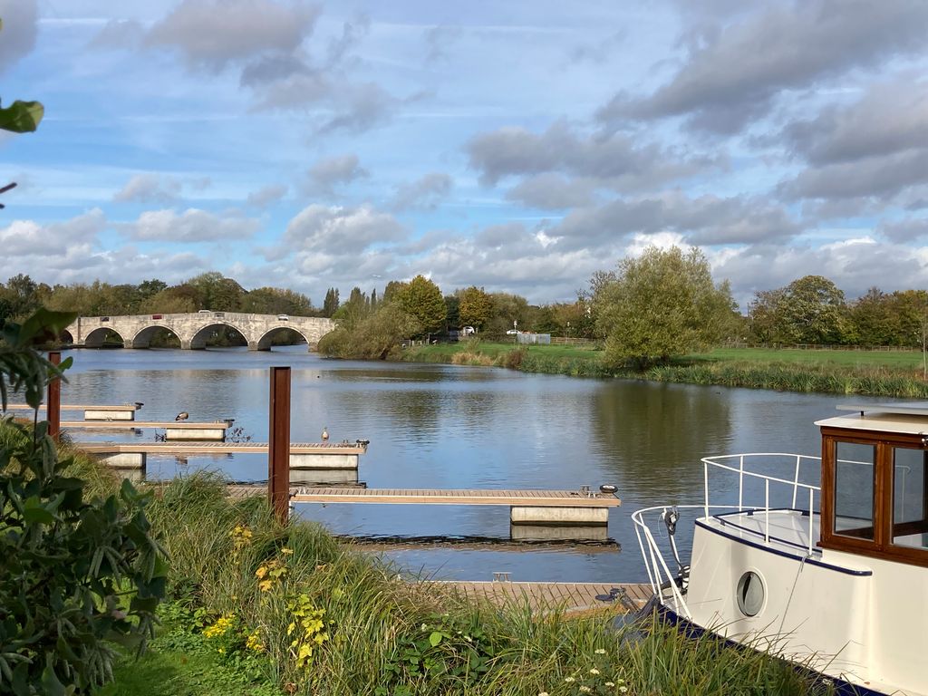 Bates Wharf Marina, Bridge Road, Chertsey KT16  