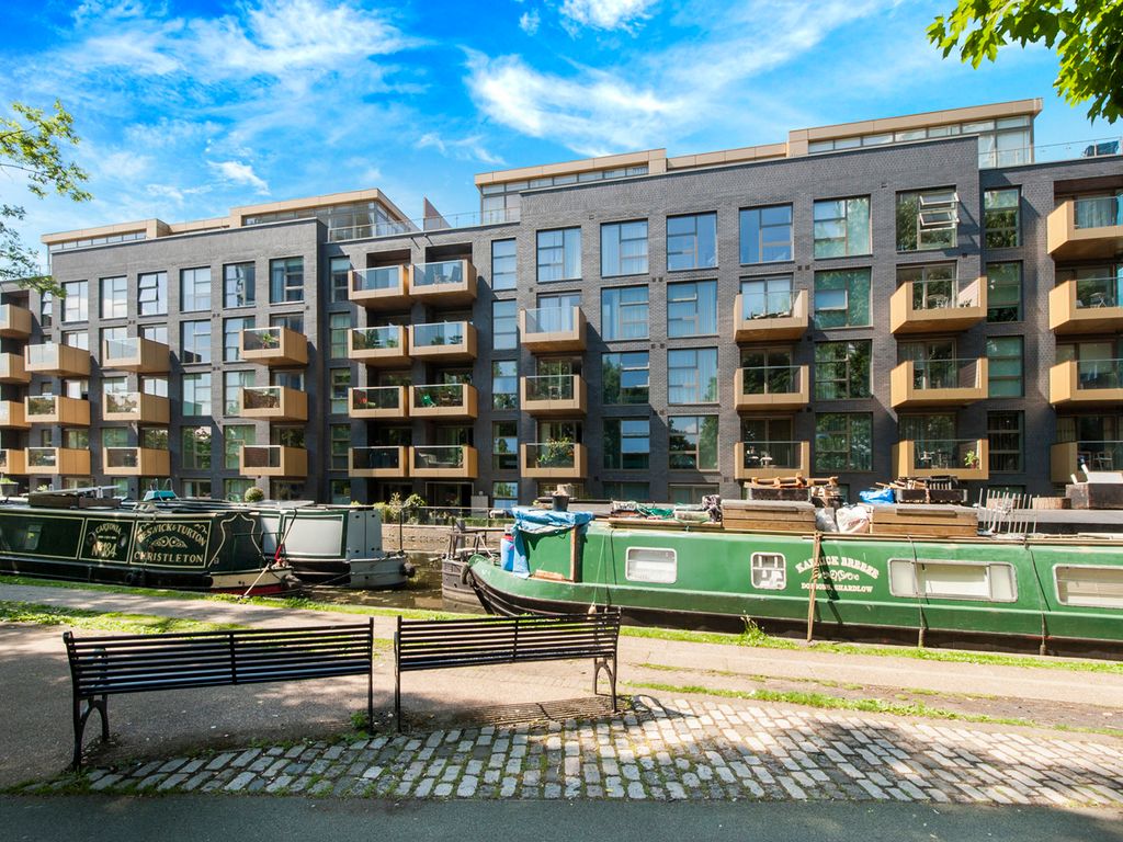 82 Amberley Road, London W9