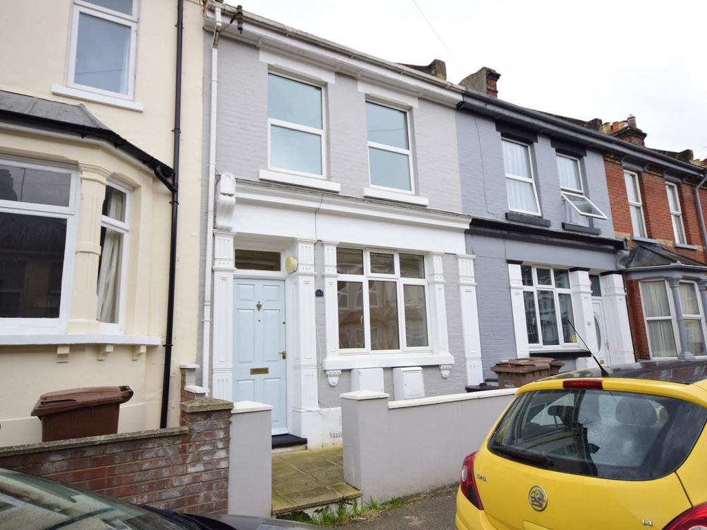3 bed terraced house to rent in Rochester Avenue, Rochester ME1 Zoopla