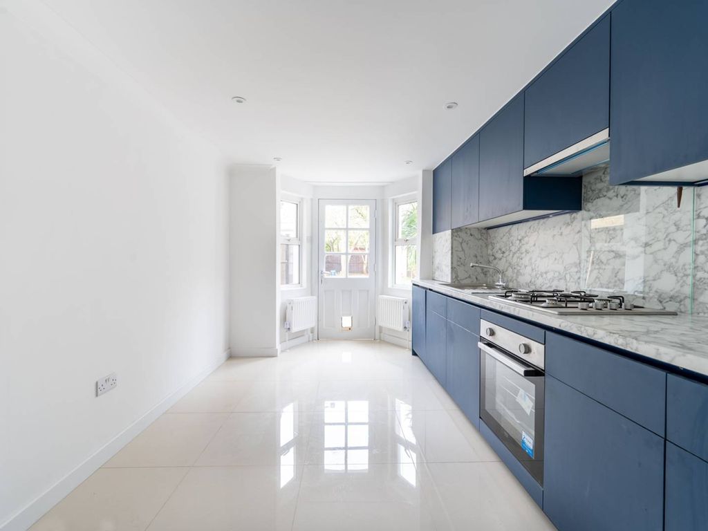 3 bed terraced house to rent in Lechmere Road, Willesden Green, London