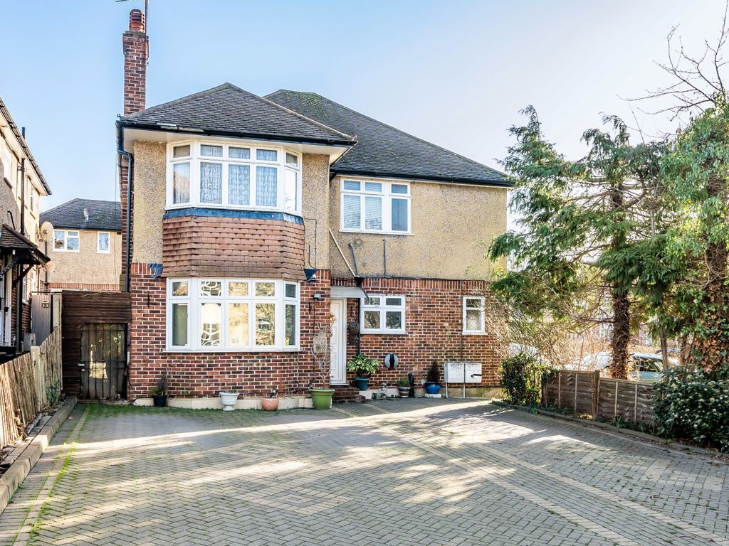 3 bed for sale in Benhill Wood Road, Sutton SM1, £399,950