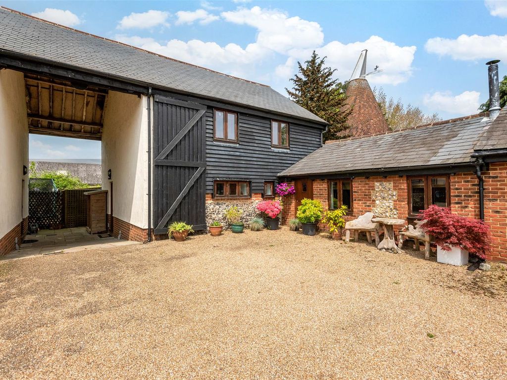 3 bed barn conversion for sale in Hodsoll Street, Sevenoaks TN15 Zoopla