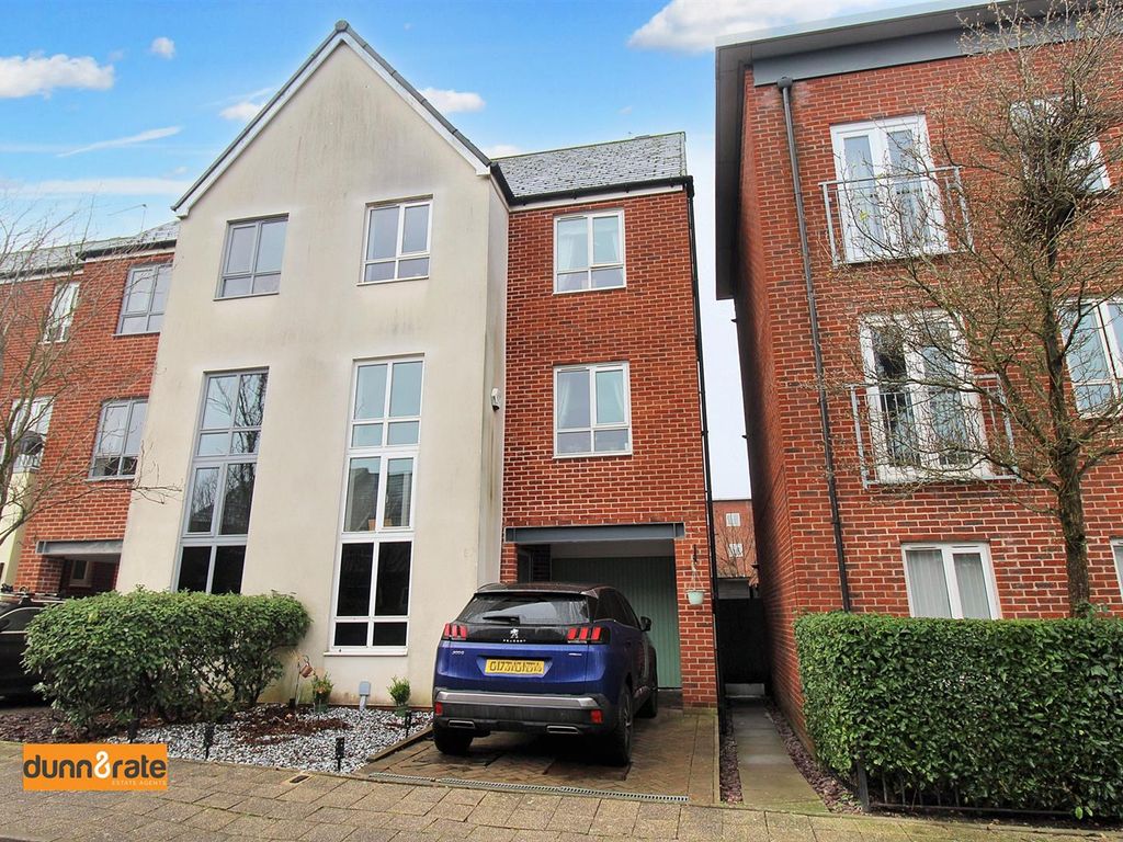 4 bed semidetached house for sale in Sytchmill Way, Burslem, StokeOn