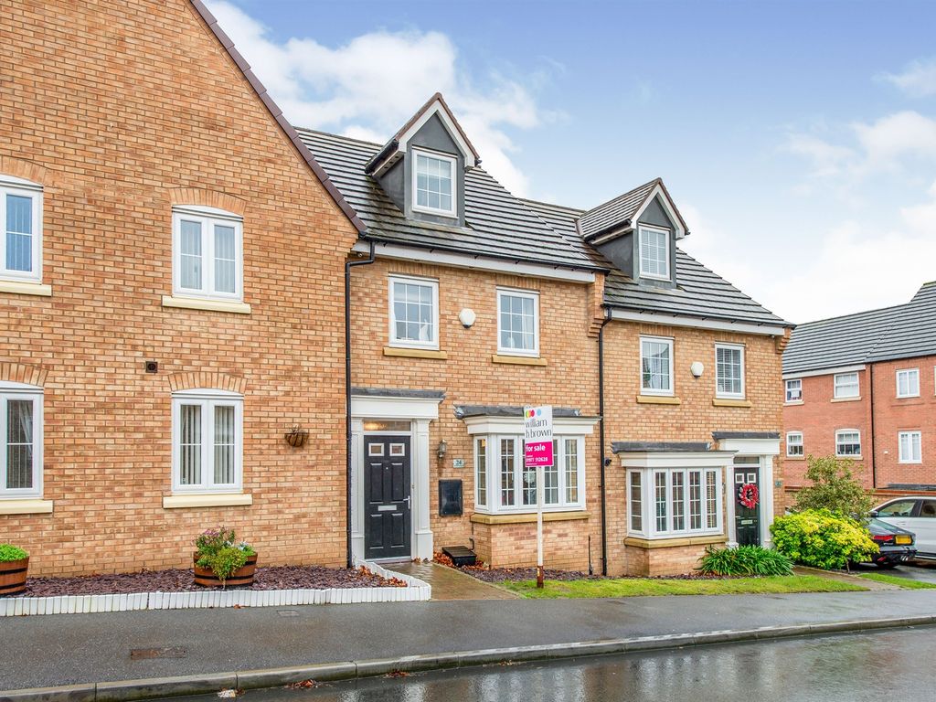 3 bed town house for sale in Kitson Road, Whitwood, Castleford WF10