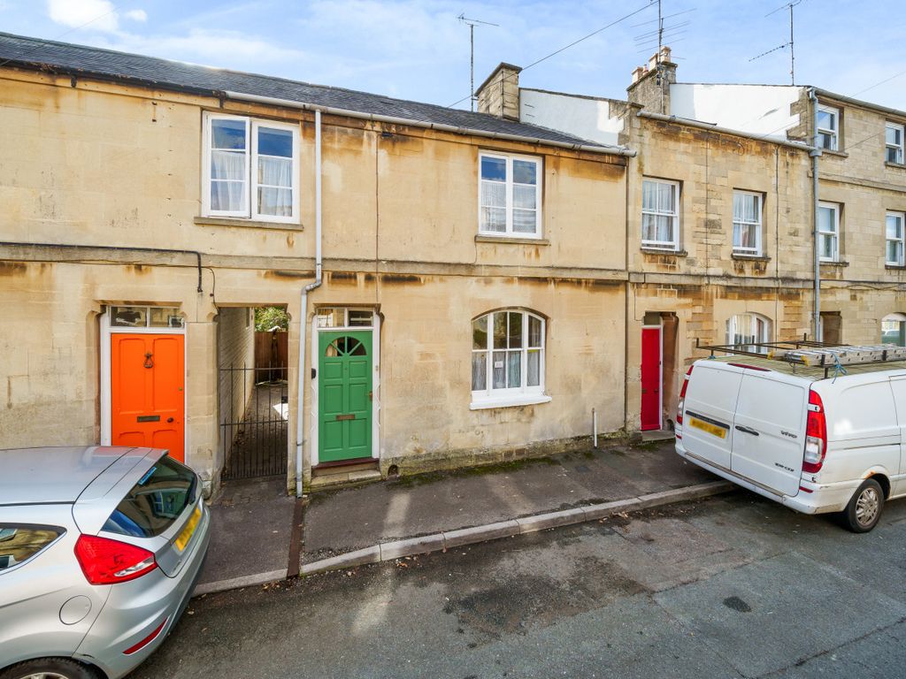 3 bed terraced house for sale in Chester Street, Cirencester