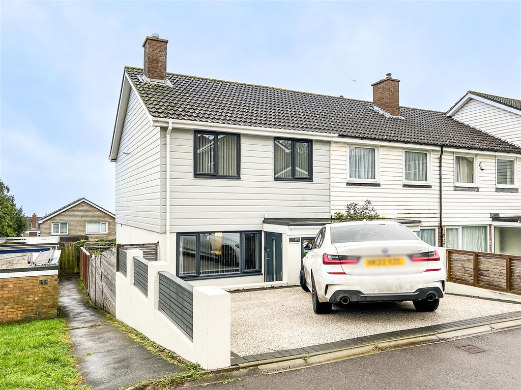 3 bed end terrace house for sale in Dore Avenue, Portchester, Fareham PO16, £300,000 Zoopla