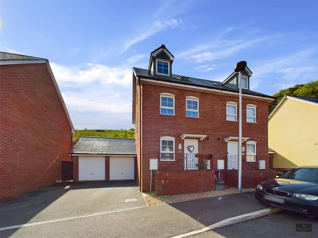 4 bed semidetached house for sale in Old Park Avenue, Pinhoe, Exeter EX1, £375,000 Zoopla