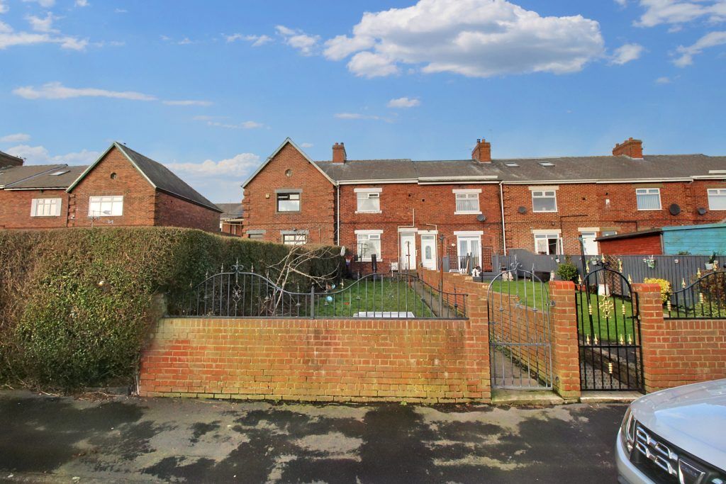 3 bed terraced house for sale in Rydal Avenue, South Moor DH9, £55,000