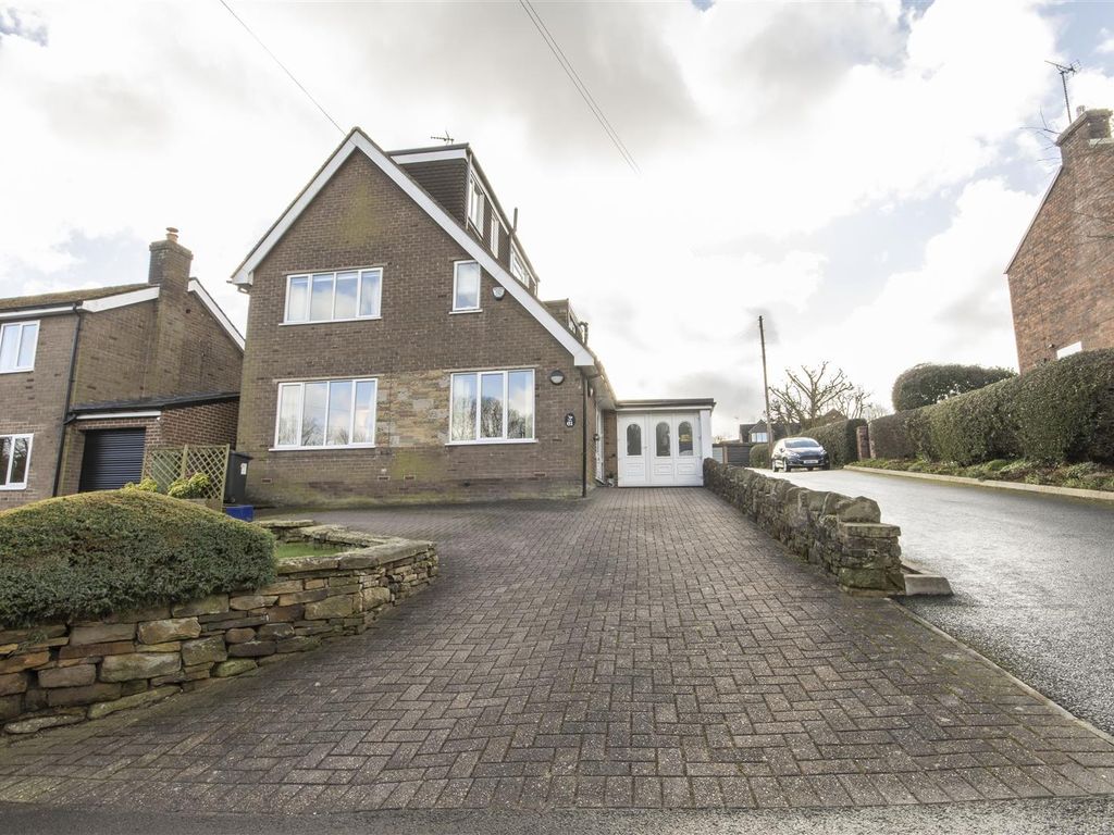 5 bed detached house for sale in Loads Road, Holymoorside, Chesterfield