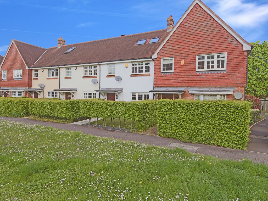 3 bed end terrace house for sale in Chapel Walk, Coulsdon CR5 Zoopla