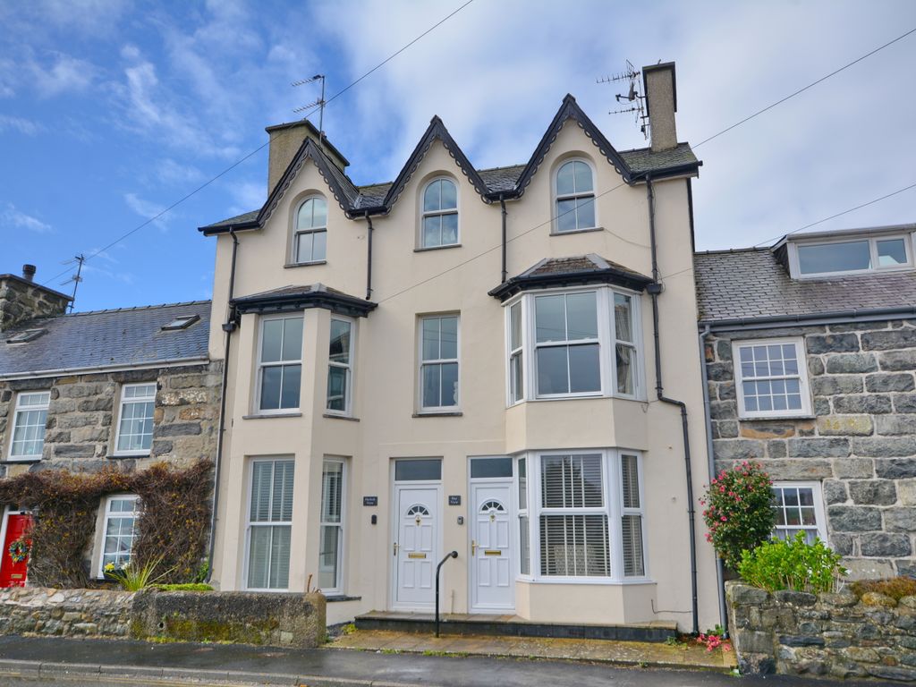 6 bed town house for sale in Wellington Terrace, Criccieth LL52 Zoopla