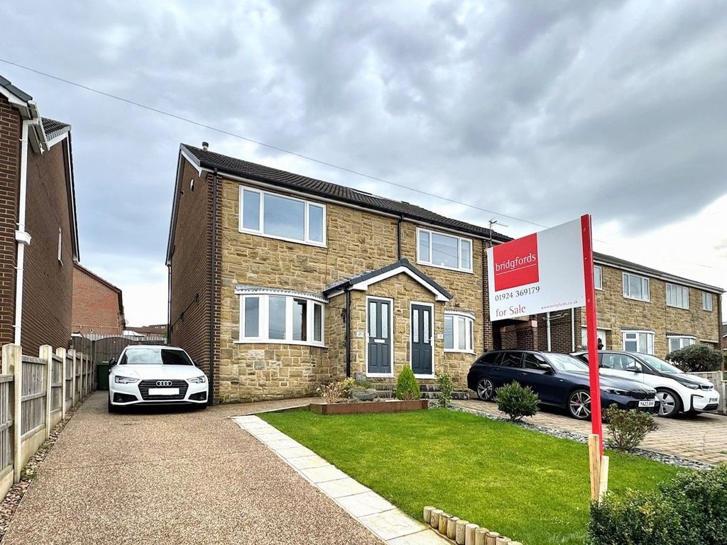 2 bed semidetached house for sale in Julie Avenue, Durkar, Wakefield