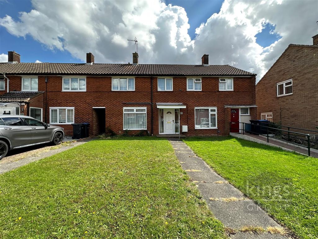 3 bed terraced house for sale in Fullers Mead, Newhall, Harlow CM17, £