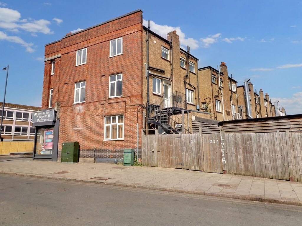 3 bed flat to rent in Kenton Road, Harrow HA3 Zoopla