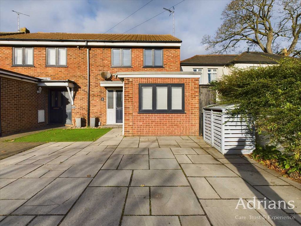 2 bed semidetached house for sale in Widford Road, Chelmsford CM2, £