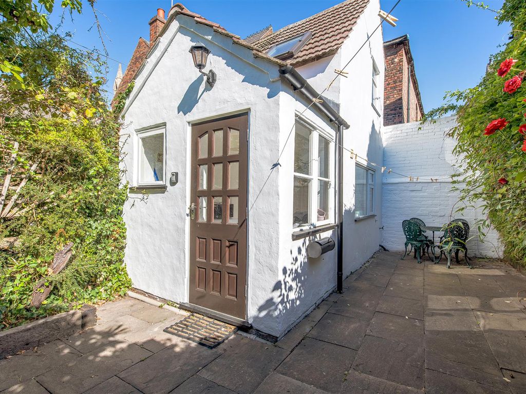 2 bed detached house for sale in Bailgate, Lincoln LN1, £265,000 Zoopla