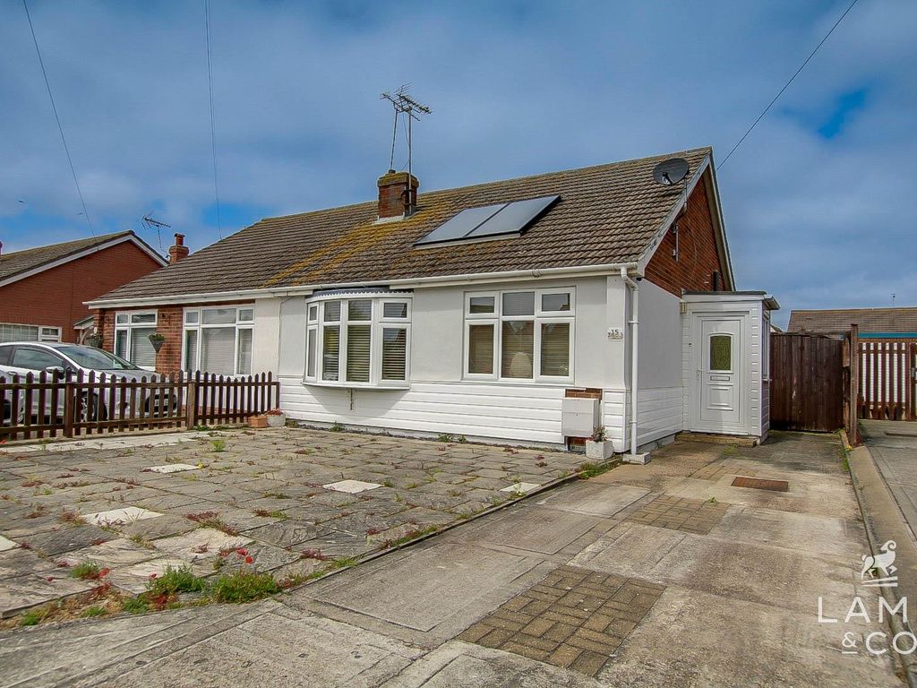 2 bed semidetached bungalow for sale in Chaucer Close, Jaywick