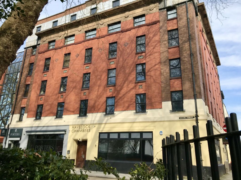 1 bed flat for sale in Queens Terrace, Southampton, Hampshire SO14, £