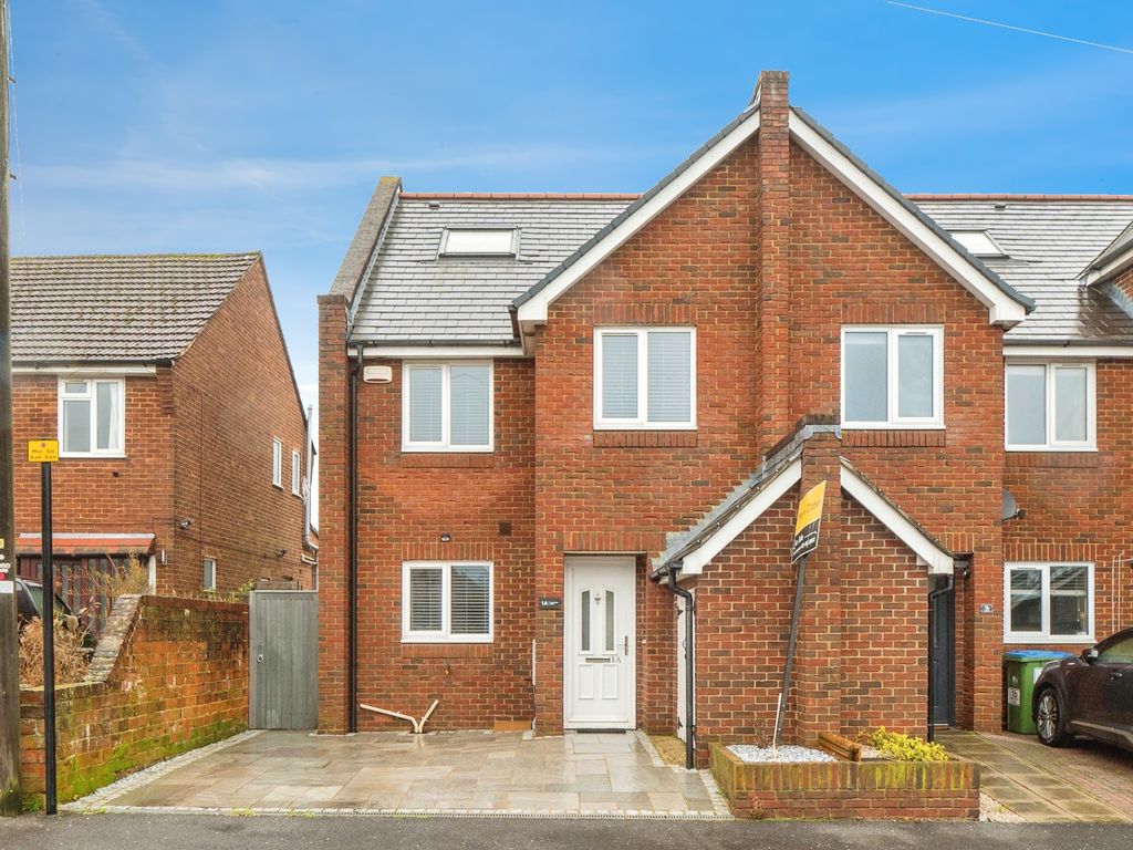 4 bed semidetached house for sale in Alexandra Road, Southampton